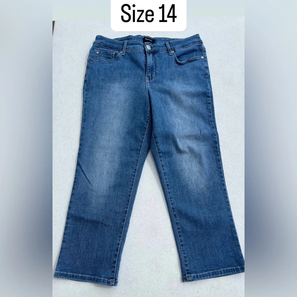 Classic Blue Women's Capri Jeans